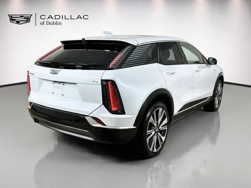 New 2027 Cadillac Optiq Premium Luxury w/ LPO, Floor Liner Package AWD/4WD image 5
