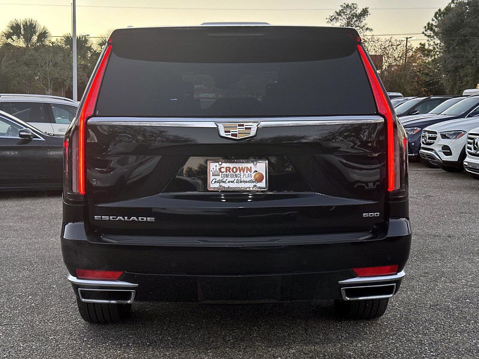 Used 2024 Cadillac Escalade Premium Luxury Platinum image 4