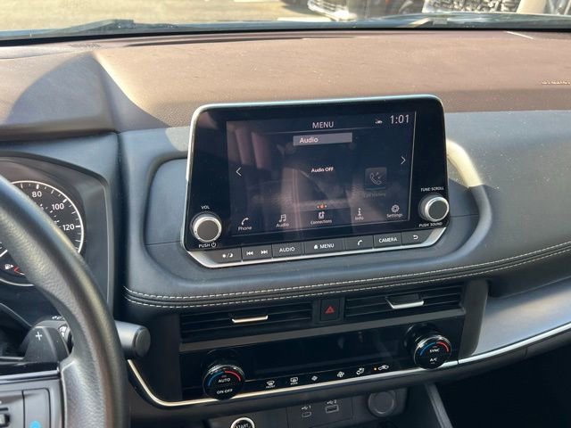 Used 2023 Nissan Rogue SV image 18