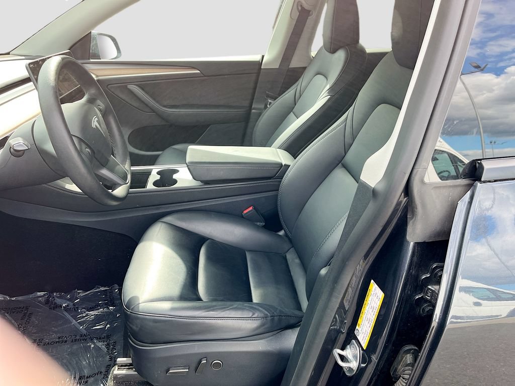 Used 2025 Tesla Model Y Long Range AWD/4WD image 18