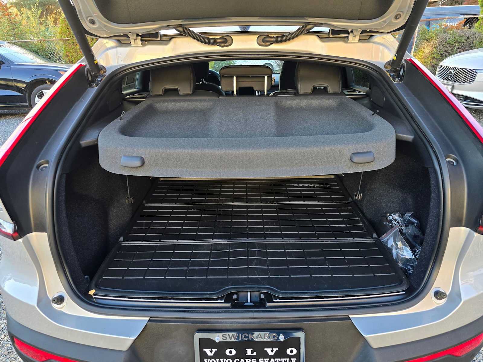 Used 2023 Volvo C40 P8 Recharge Plus w/ Climate Package AWD/4WD image 16