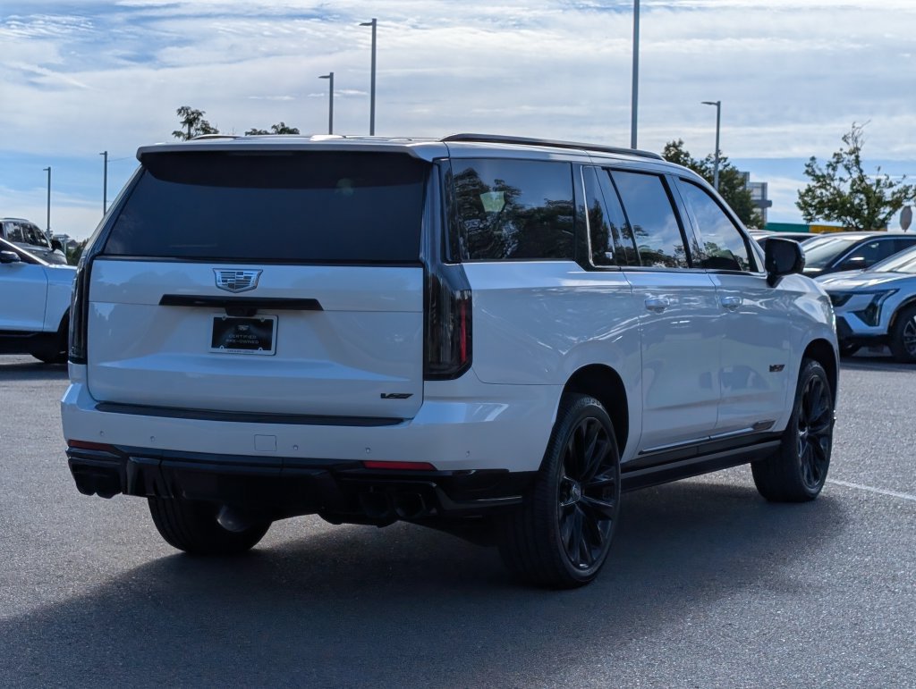 Certified 2025 Cadillac Escalade ESV V AWD/4WD image 5