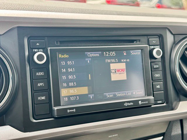 Used 2019 Toyota Tacoma SR5 AWD/4WD image 23