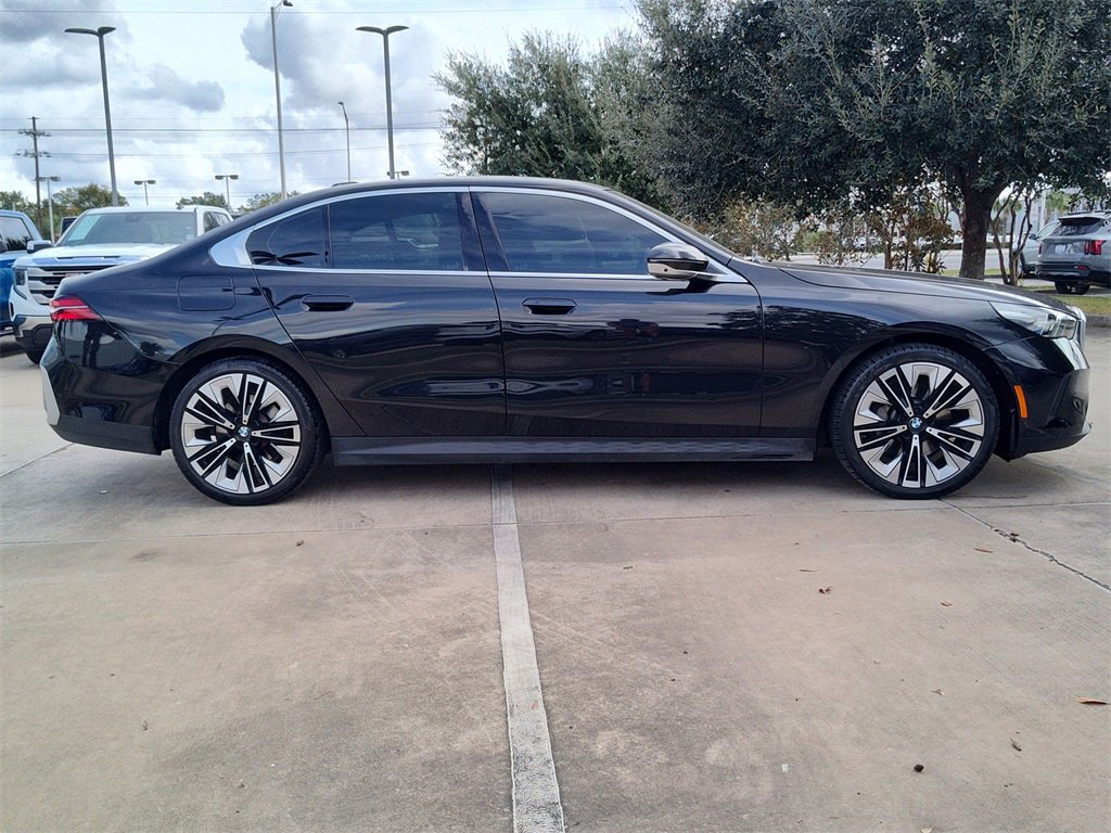 Used 2024 BMW 530i w/ Premium Package image 12