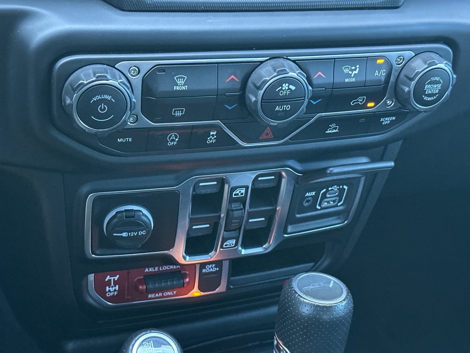 Used 2022 Jeep Gladiator Mojave AWD/4WD image 22