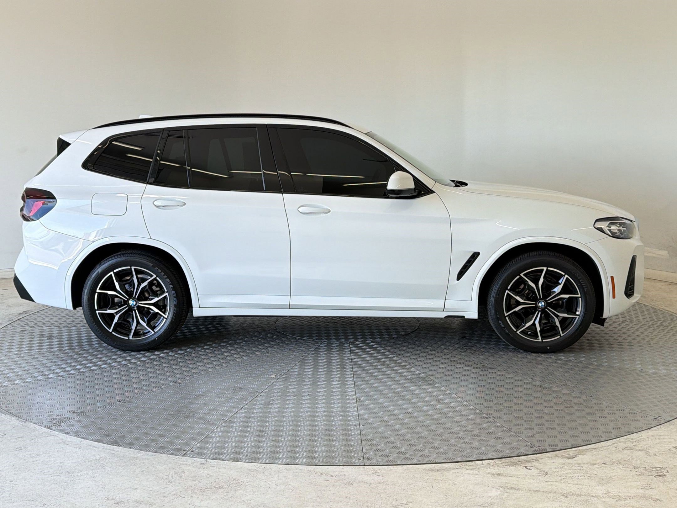 Certified 2024 BMW X3 xDrive30i w/ Premium Package AWD/4WD image 8
