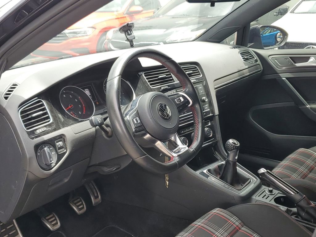 Used 2018 Volkswagen GTI S FWD image 23