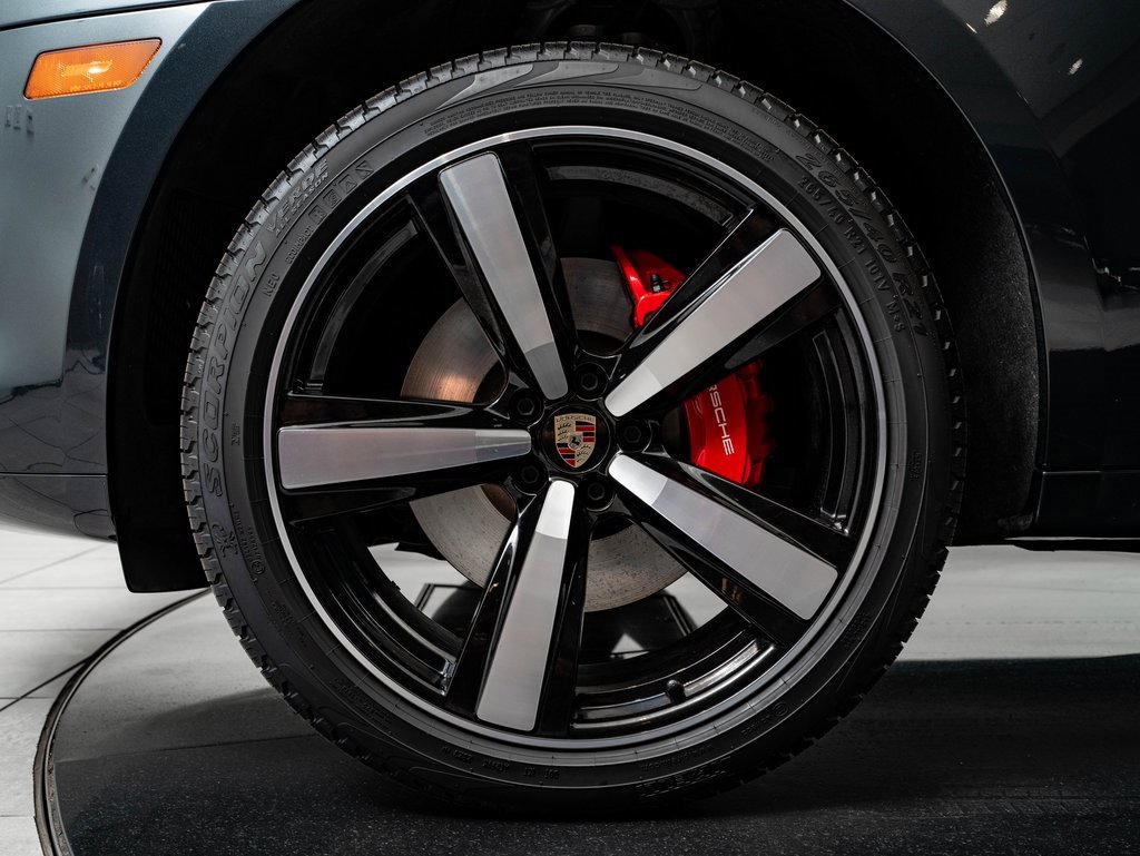 Certified 2024 Porsche Macan S image 12