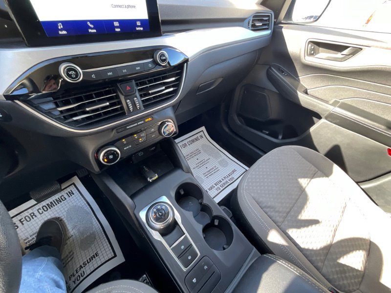 Used 2022 Ford Escape SE w/ SE Sport Appearance Package image 14
