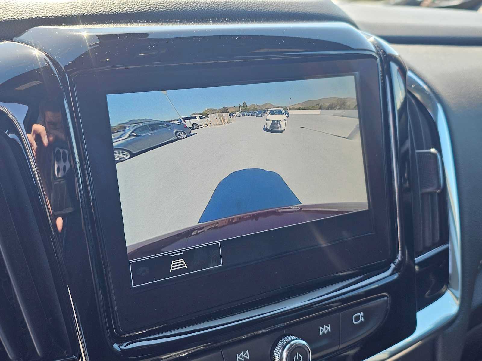 Used 2023 Chevrolet Traverse LT FWD image 29