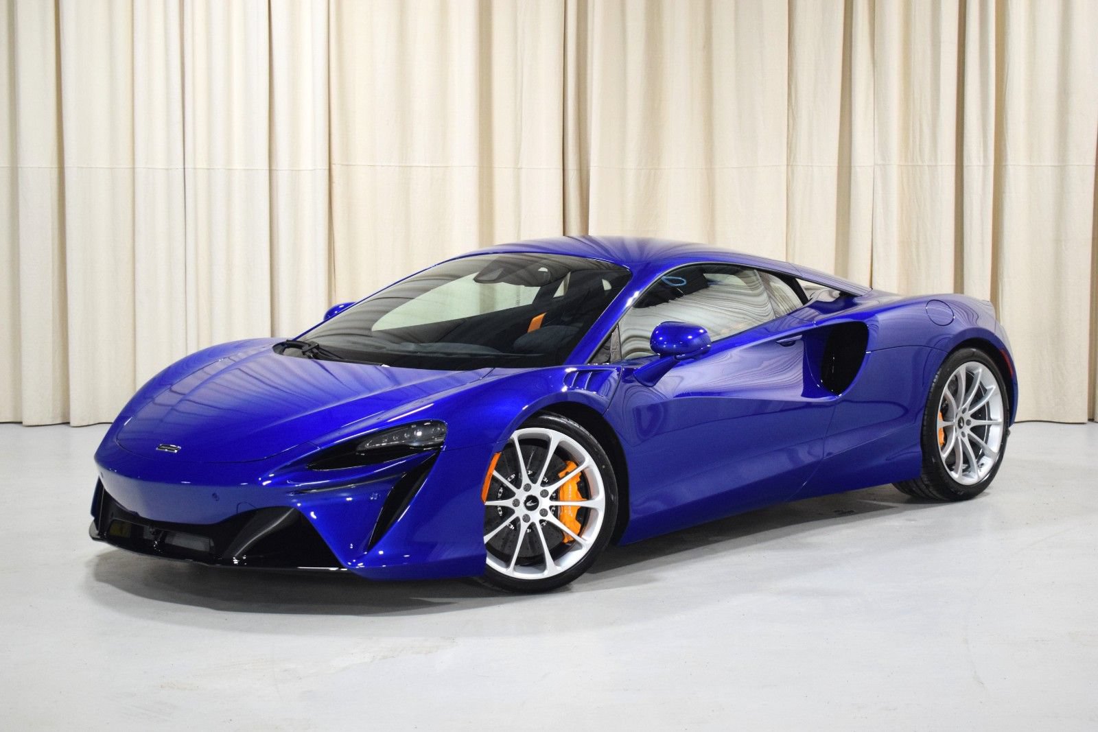 New 2026 McLaren Artura RWD image 1