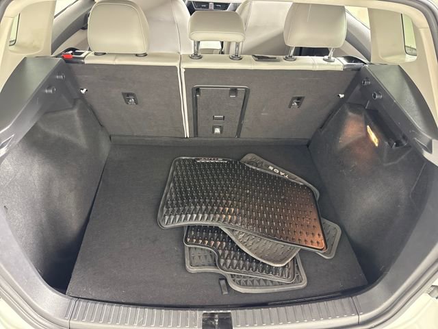 Used 2022 Volkswagen Taos SE w/ IQ.Drive SE Package image 15