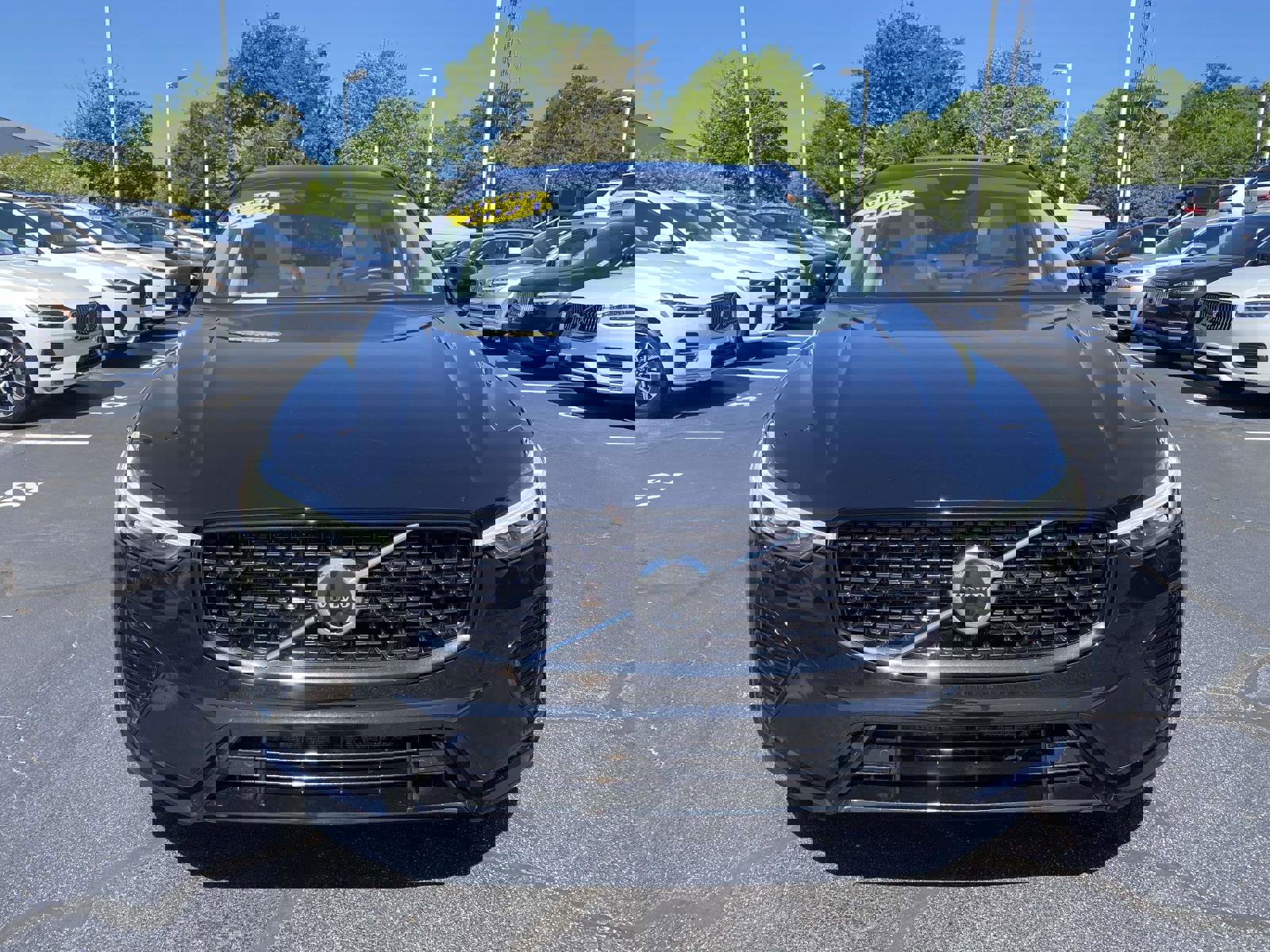 Used 2023 Volvo XC60 B6 Ultimate w/ Protection Package Premier AWD/4WD image 2