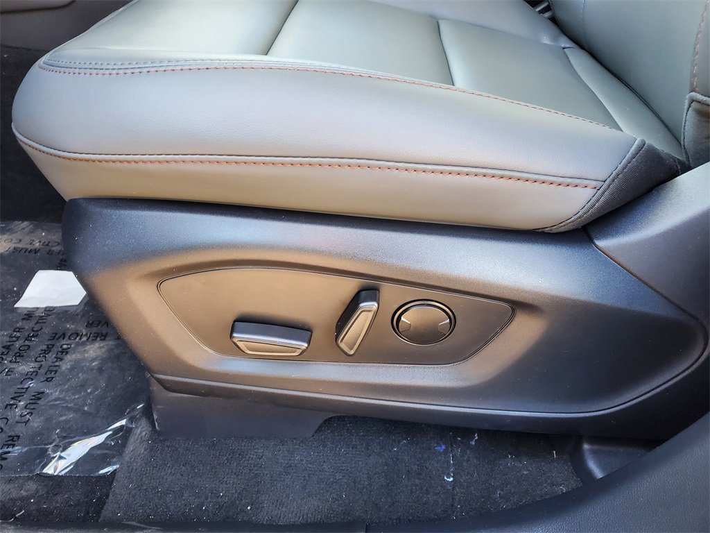 New 2026 Ford Explorer Active image 7