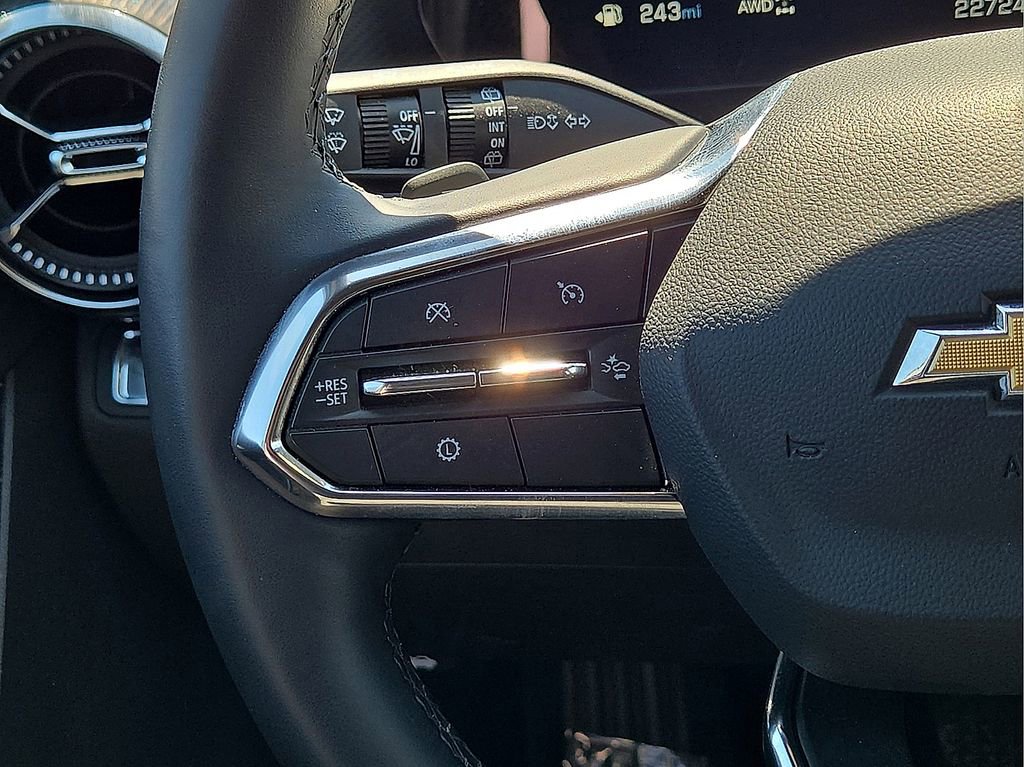 Used 2025 Chevrolet Equinox LT AWD/4WD image 18