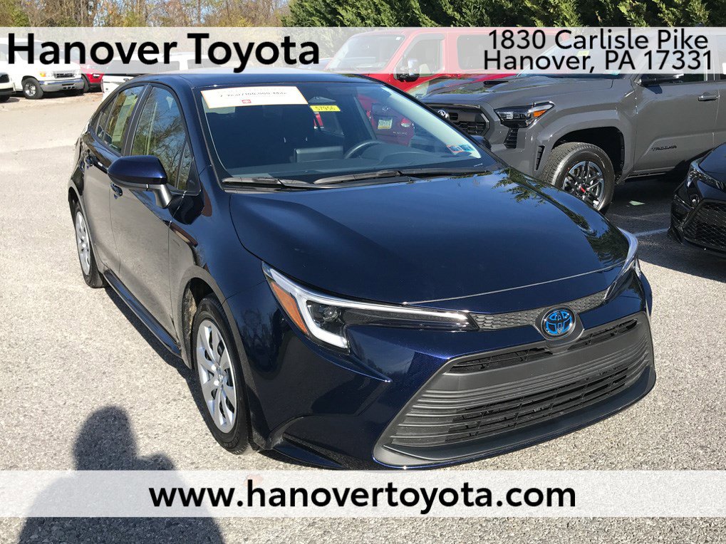 Certified 2025 Toyota Corolla LE image 1