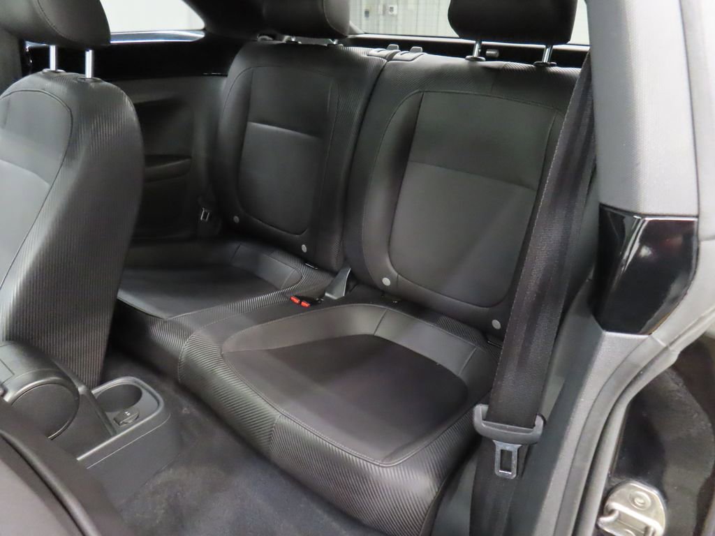 Used 2013 Volkswagen Beetle 2.5 Fender FWD image 13