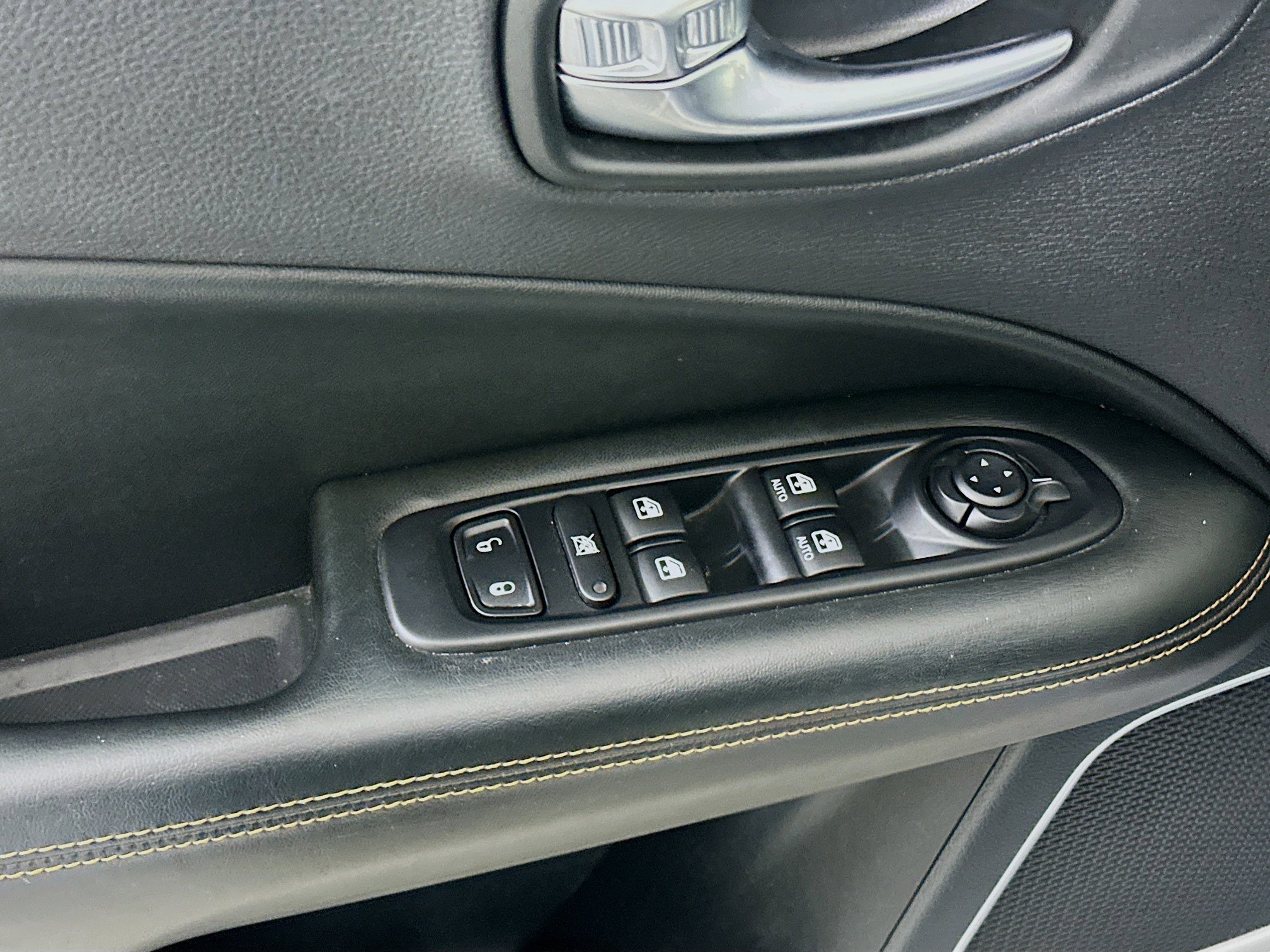 Used 2020 Jeep Compass Limited image 15