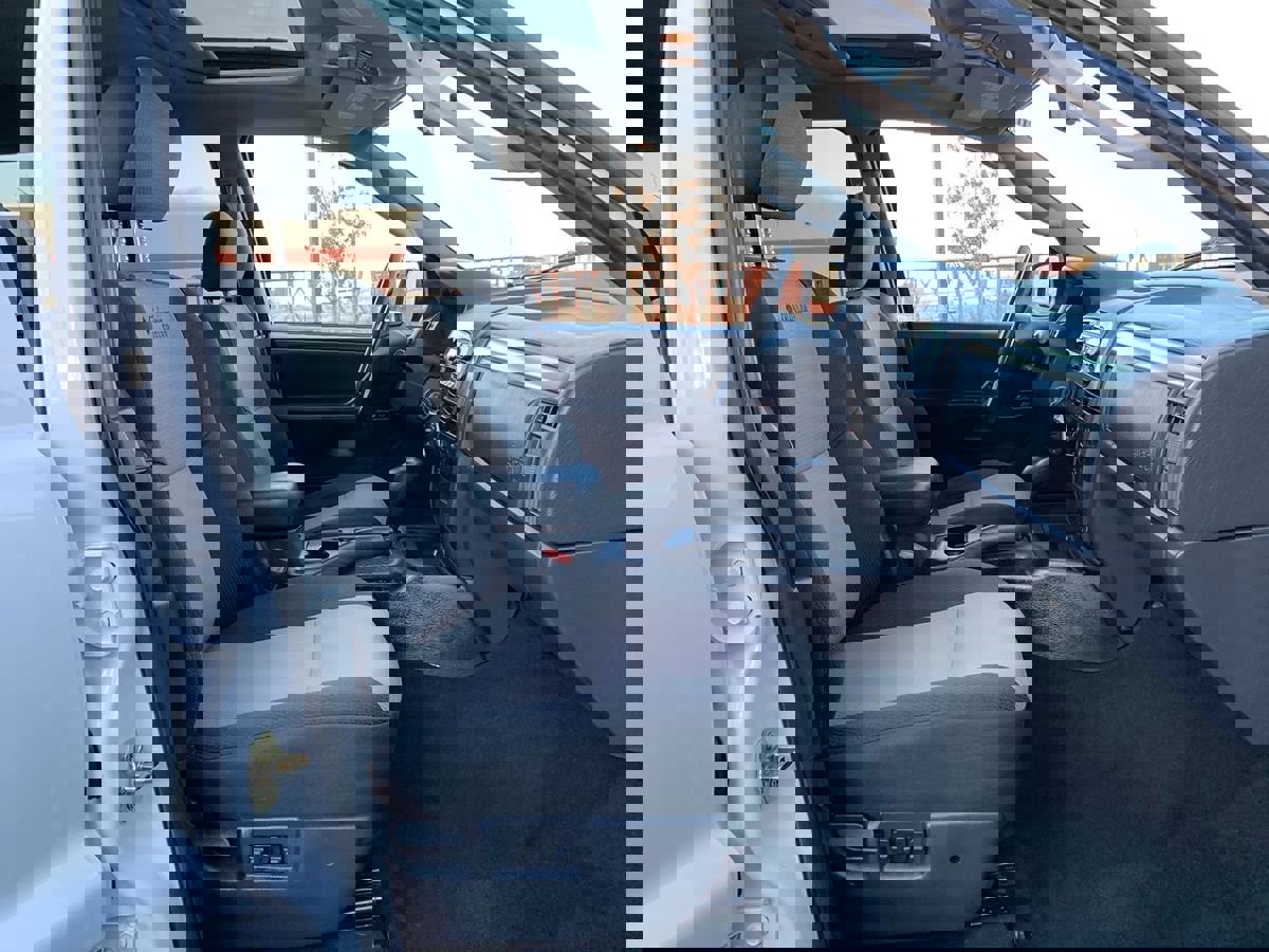 Used 2004 Jeep Grand Cherokee Laredo w/ Trailer Tow Prep Group image 29