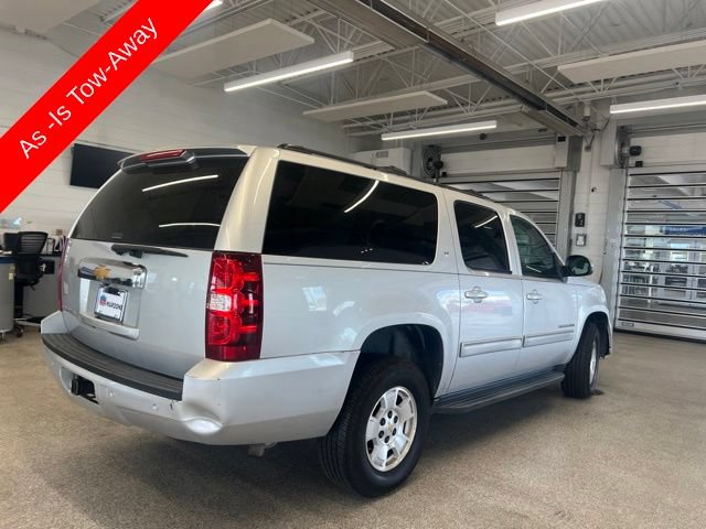Used 2014 Chevrolet Suburban LT w/ Luxury Package AWD/4WD image 5
