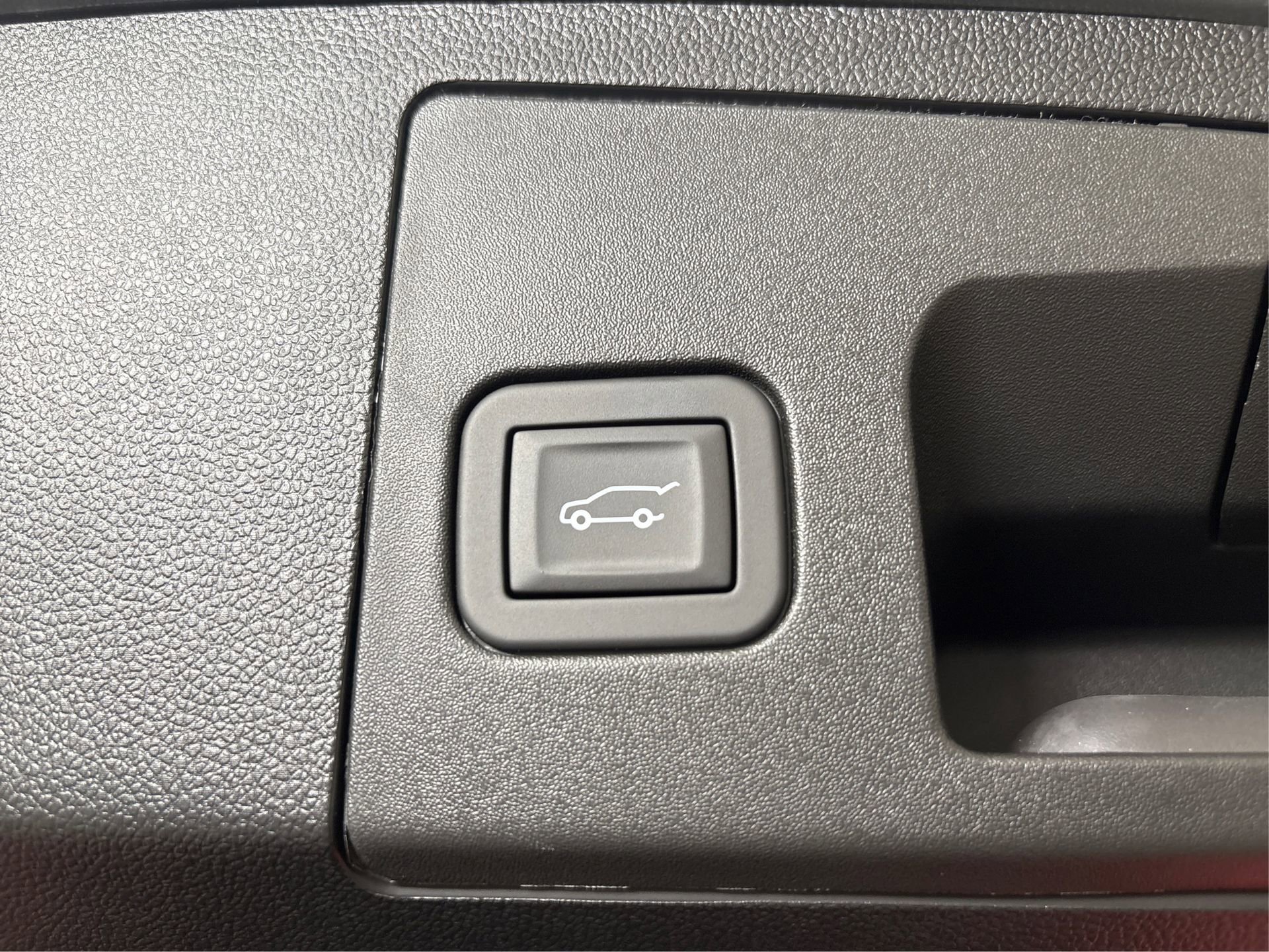 New 2025 Cadillac XT4 Premium Luxury image 11