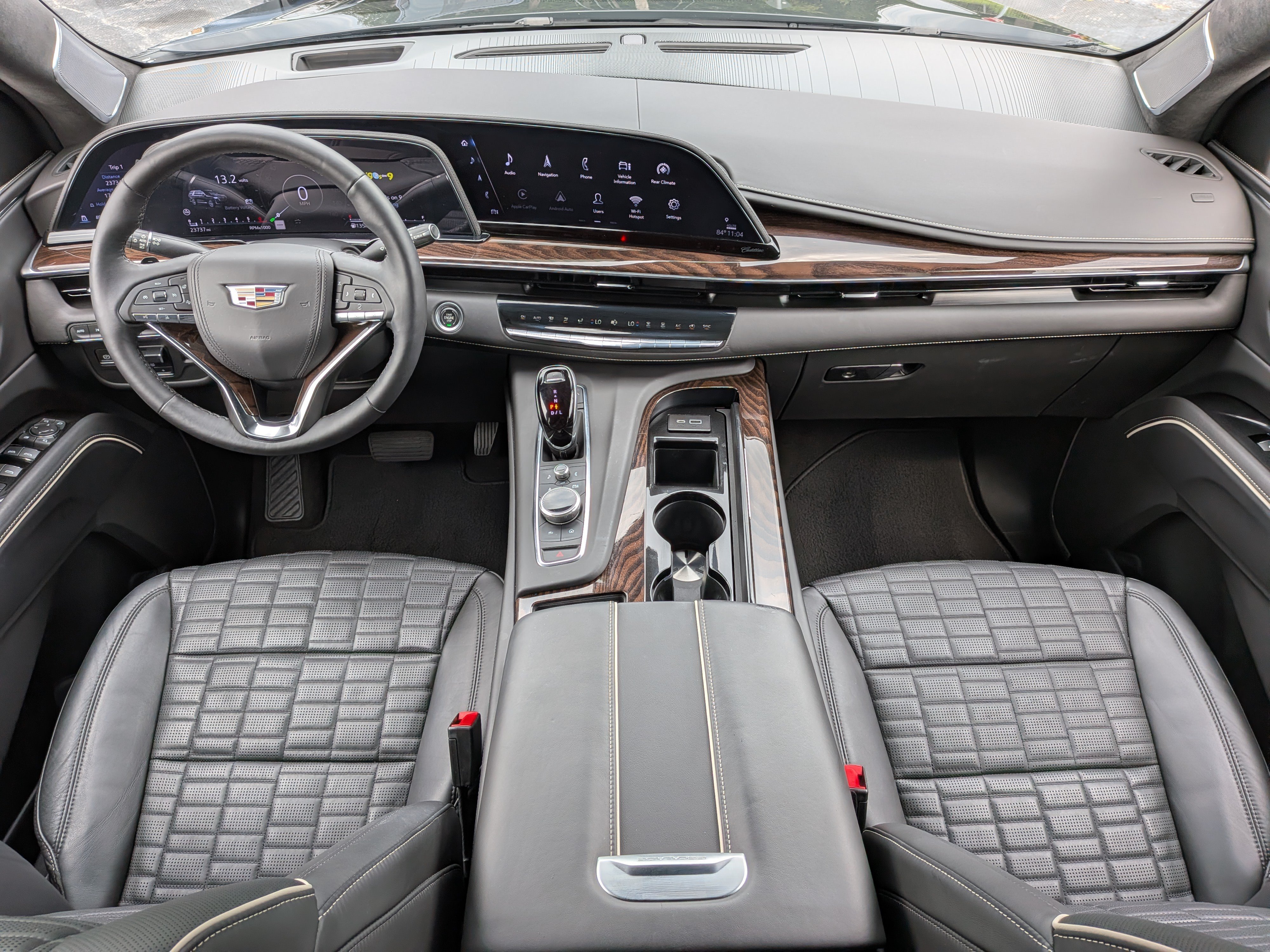 Certified 2022 Cadillac Escalade Premium Luxury Platinum w/ Heavy-Duty Trailer Package AWD/4WD image 14