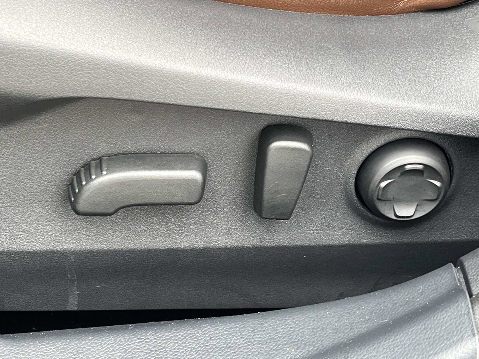 Used 2025 Subaru Outback Touring XT AWD/4WD image 24