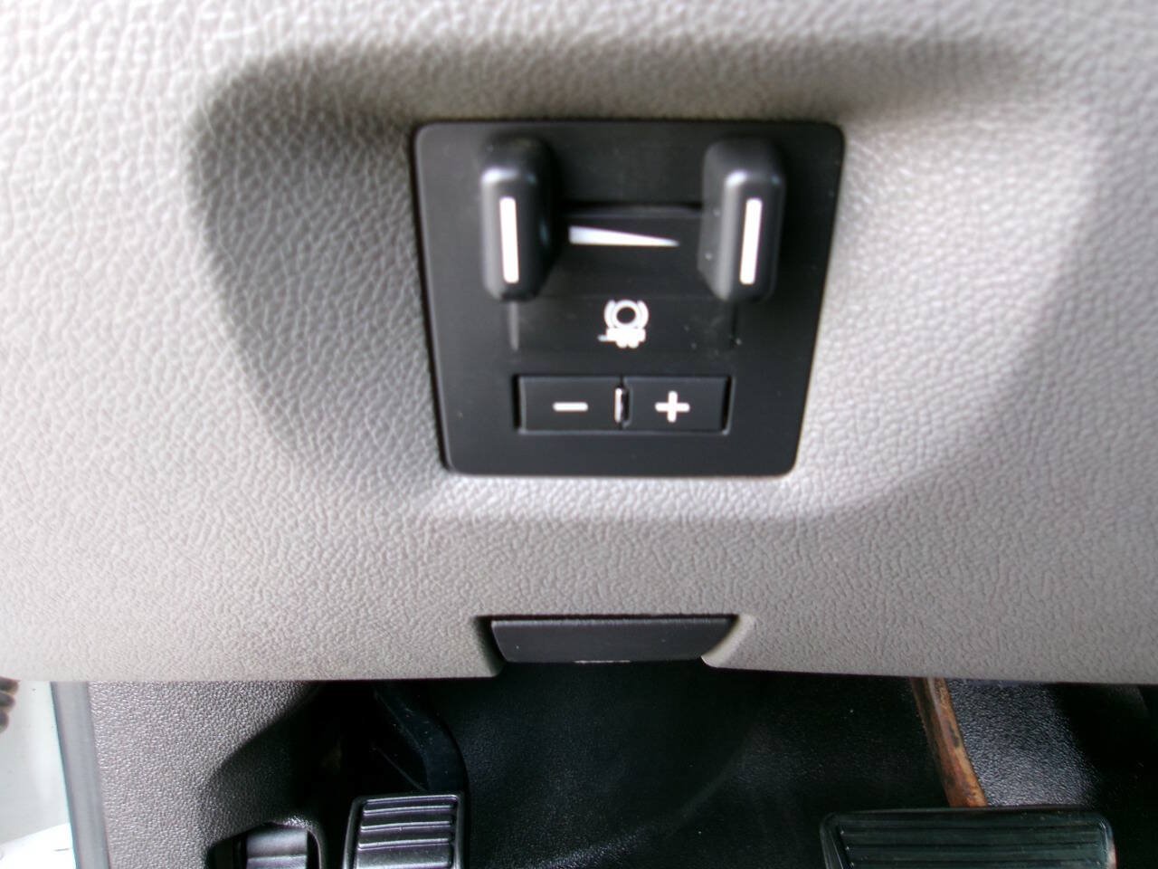 Used 2009 Chevrolet Silverado 2500 W/T AWD/4WD image 16
