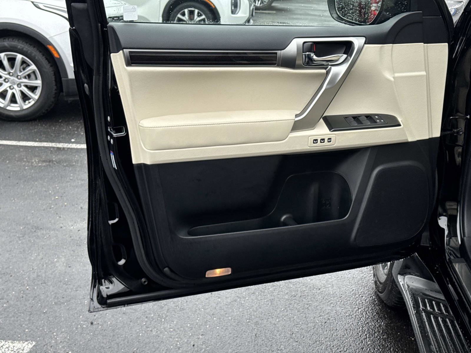 Used 2023 Lexus GX 460 Premium w/ Premium Plus Package image 16