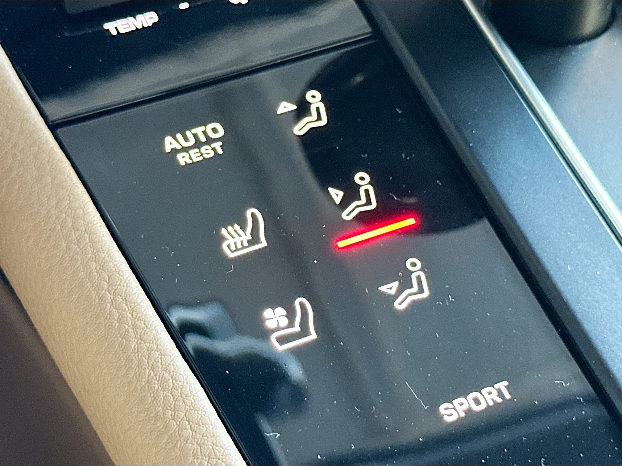 Used 2022 Porsche Macan image 21