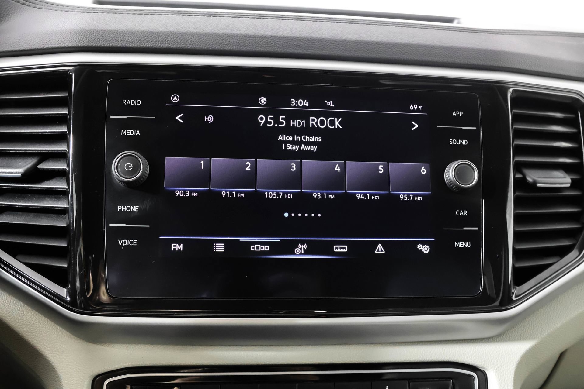 Used 2022 Volkswagen Atlas SE w/ Black Wheel Package image 30