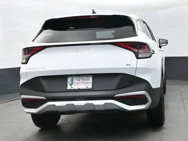 Used 2025 Kia Sportage LX image 8