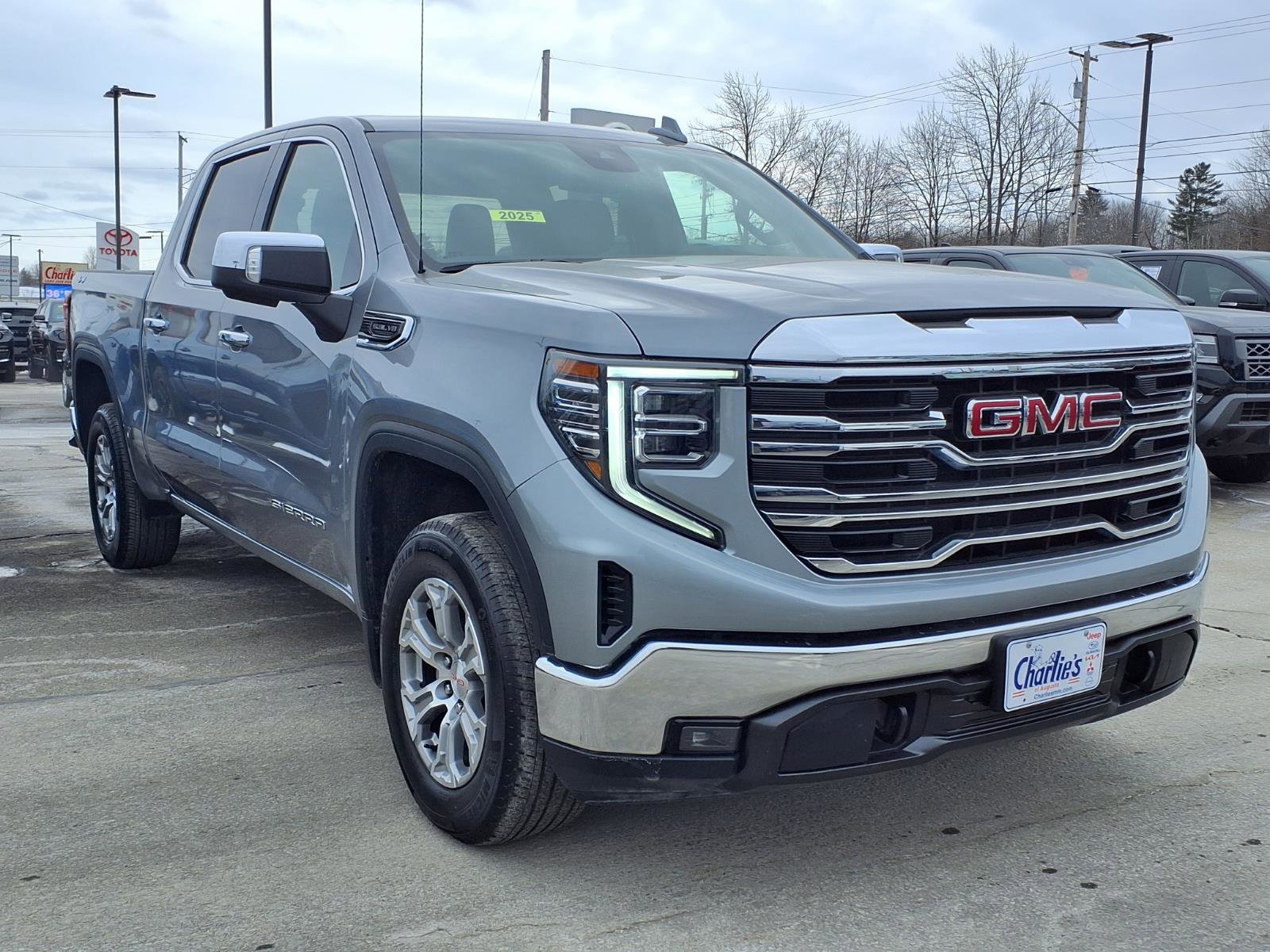 Used 2025 GMC Sierra 1500 SLT AWD/4WD image 3