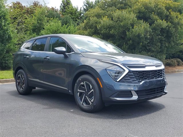 New 2025 Kia Sportage LX image 3