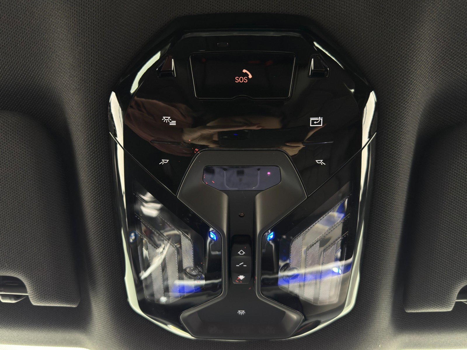 Used 2023 BMW i7 xDrive60 image 32