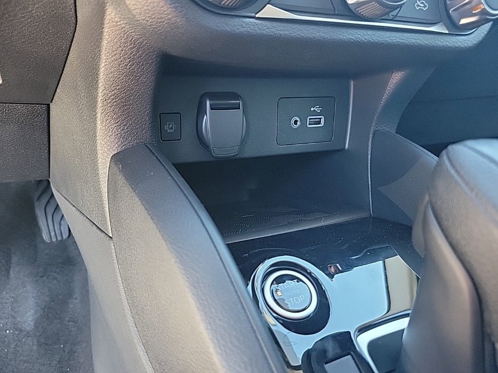 New 2025 Nissan Versa SV w/ Trunk Package image 28