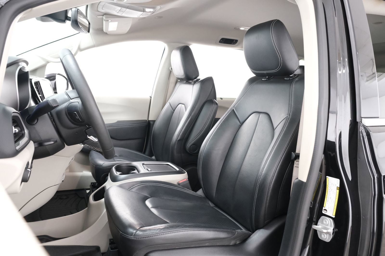 Used 2022 Chrysler Pacifica Touring-L FWD image 27