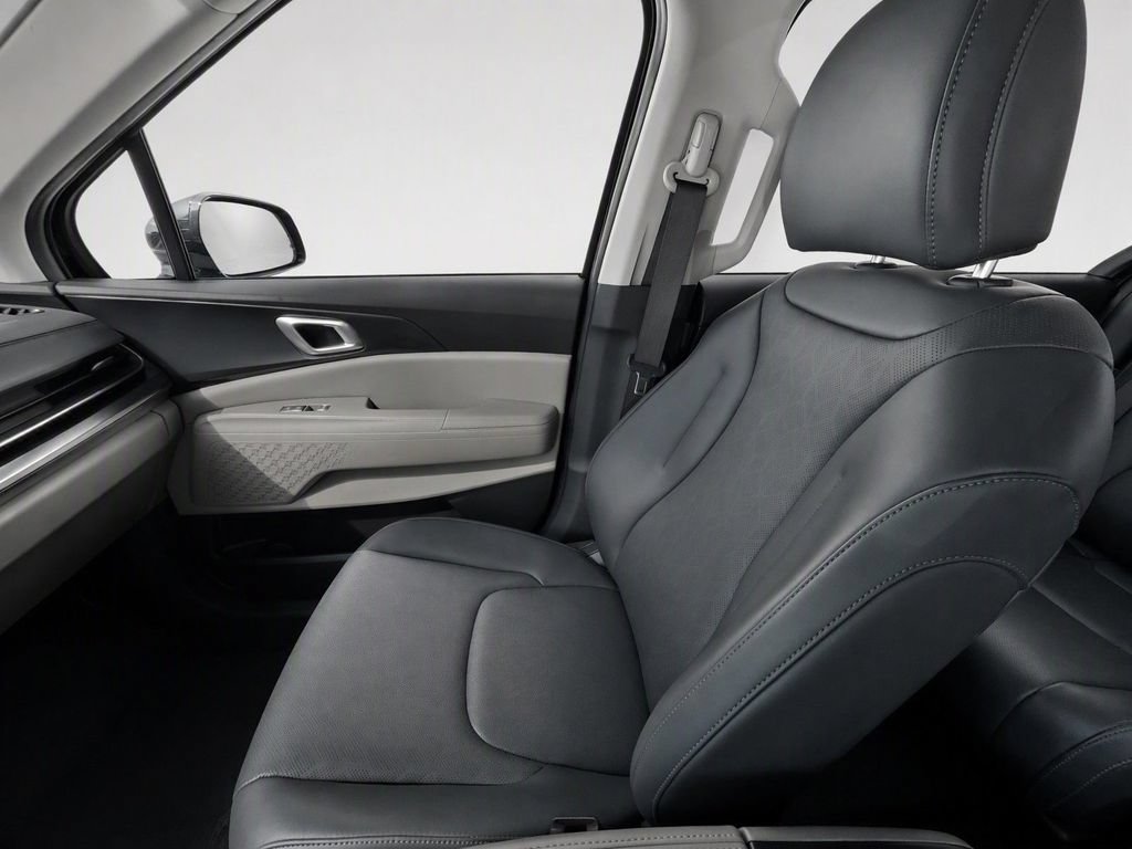 Certified 2025 Kia Carnival FWD image 30