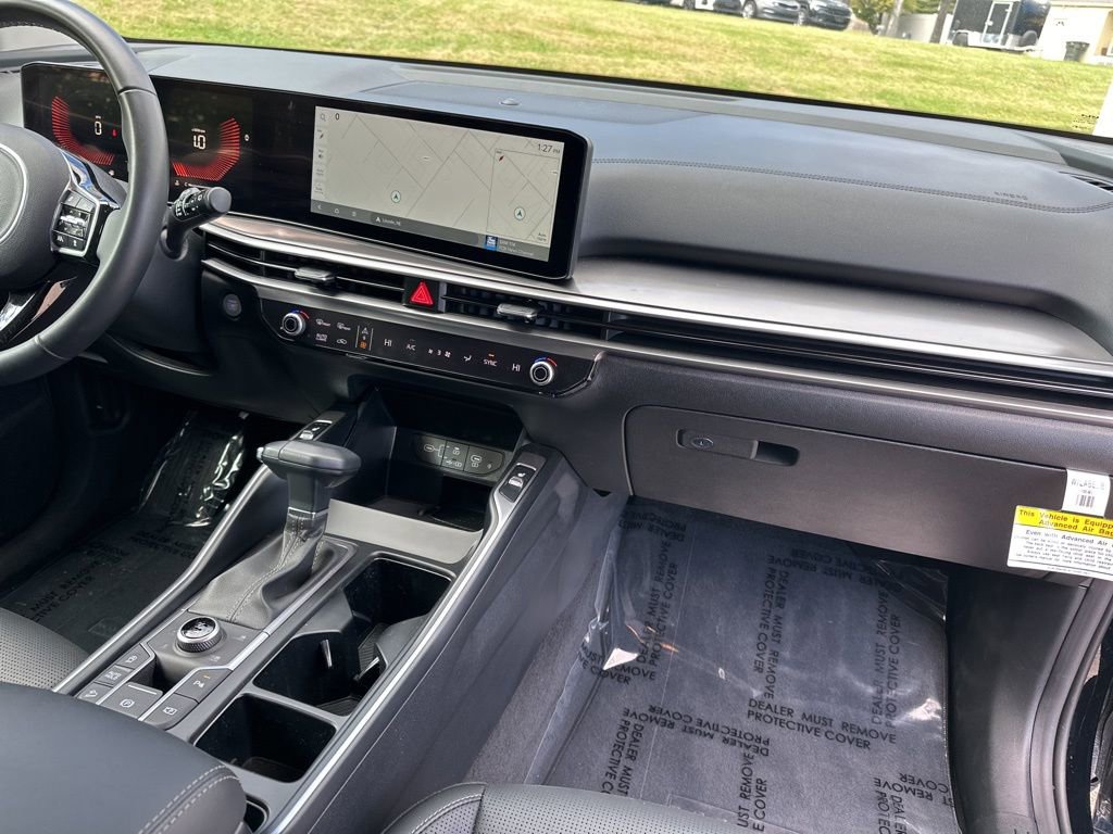 Certified 2025 Kia Sorento S image 21
