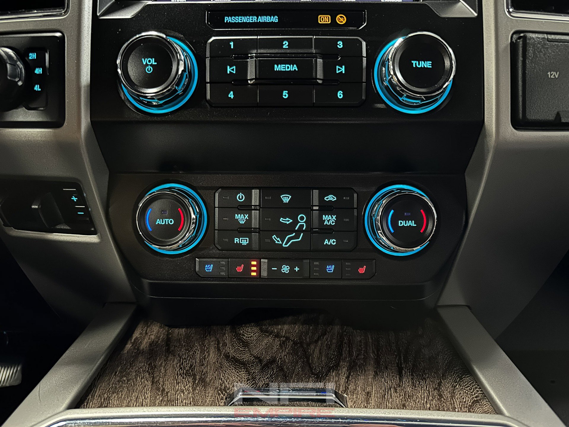 Used 2019 Ford F250 Lariat w/ Lariat Ultimate Package image 27