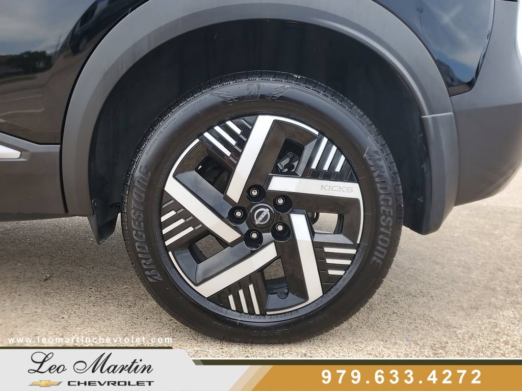 Used 2025 Nissan Kicks SV FWD image 7