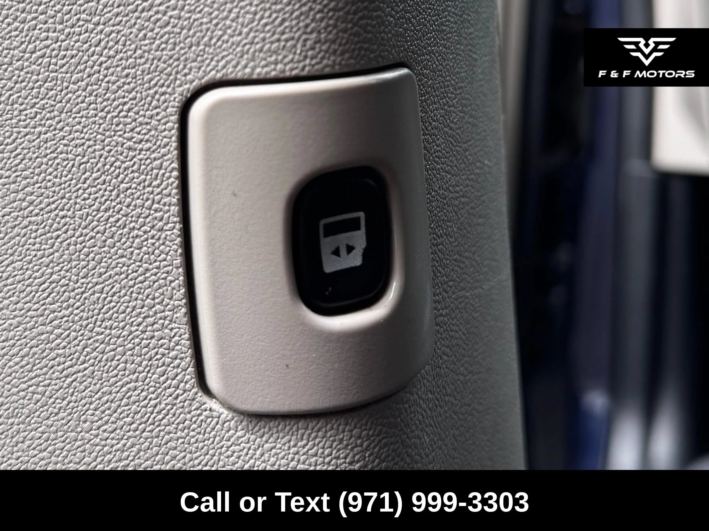 Used 2012 Dodge Grand Caravan SXT FWD image 20