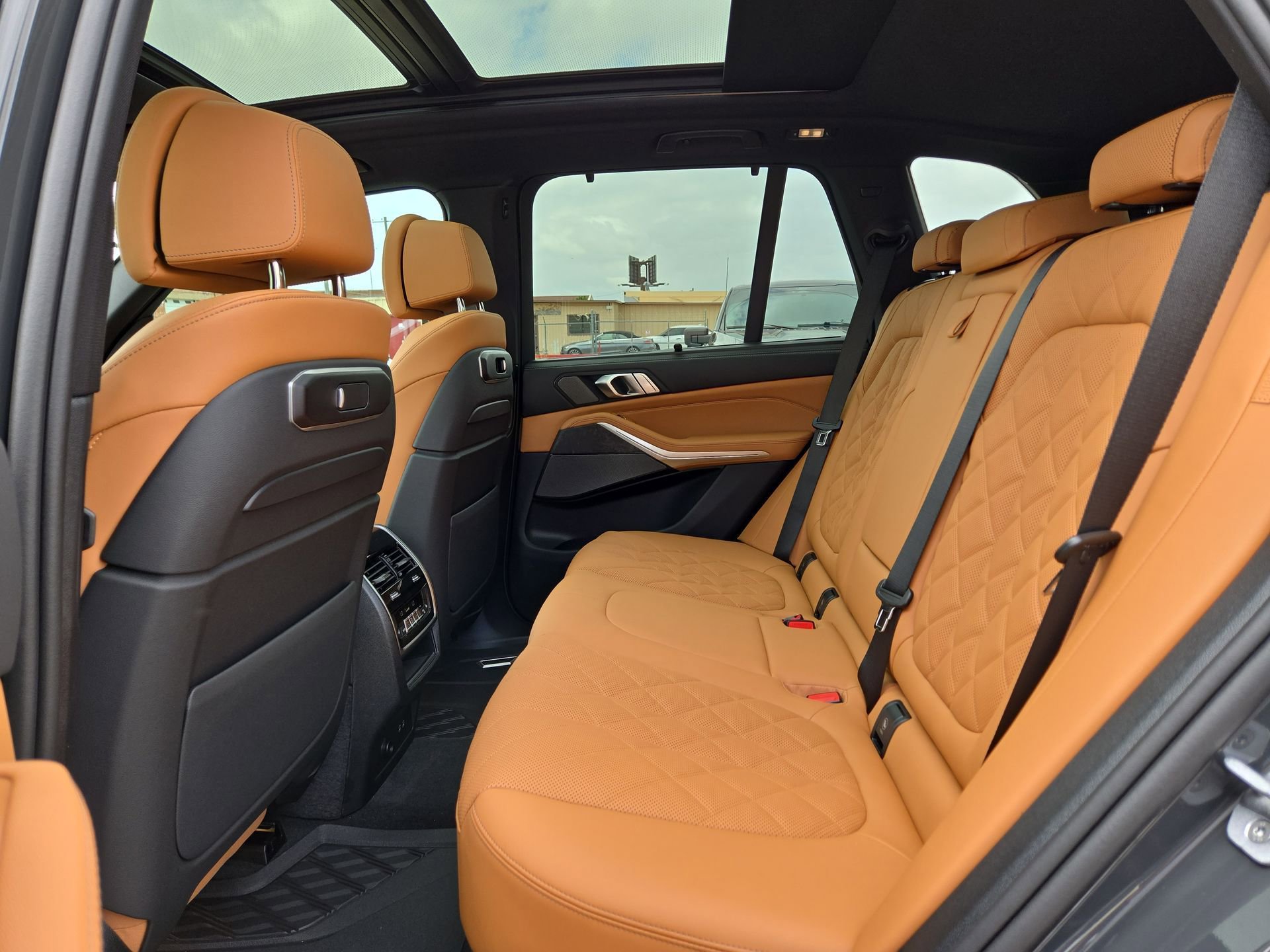 New 2026 BMW X5 xDrive40i w/ Executive Package AWD/4WD image 13