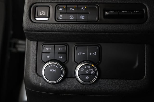 Used 2023 GMC Yukon Denali AWD/4WD image 24
