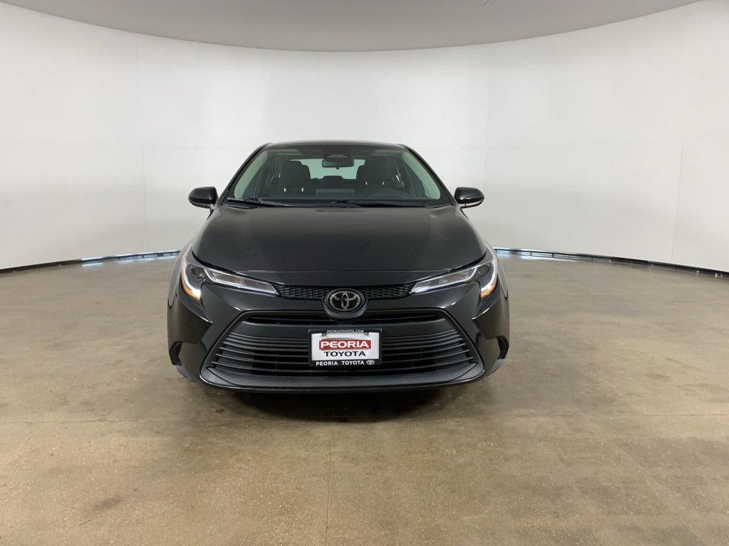 Used 2023 Toyota Corolla LE image 3