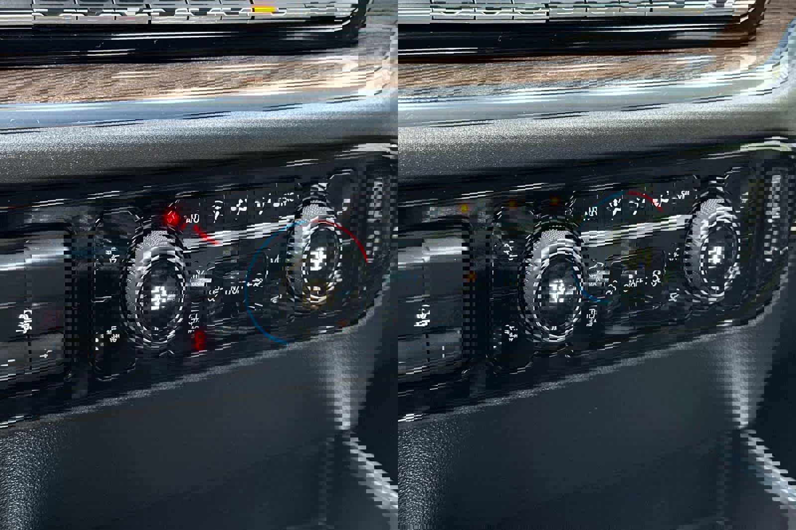 Used 2024 Chevrolet Silverado 1500 LT Trail Boss w/ Convenience Package II image 19