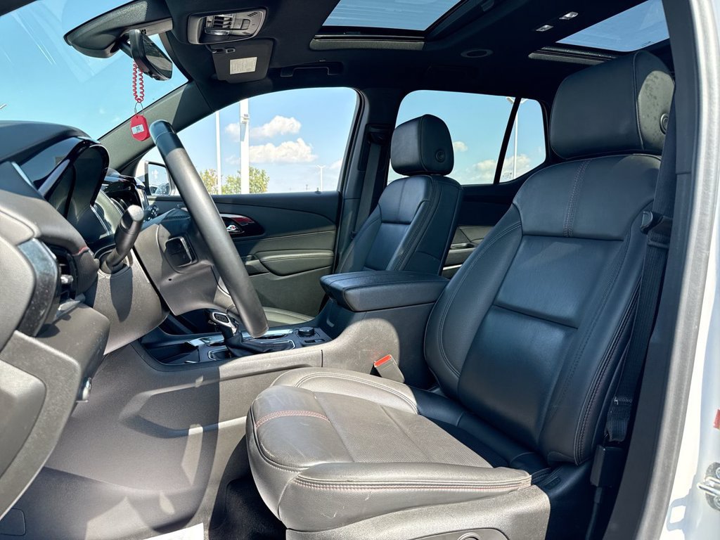 Used 2023 Chevrolet Traverse RS AWD/4WD image 11