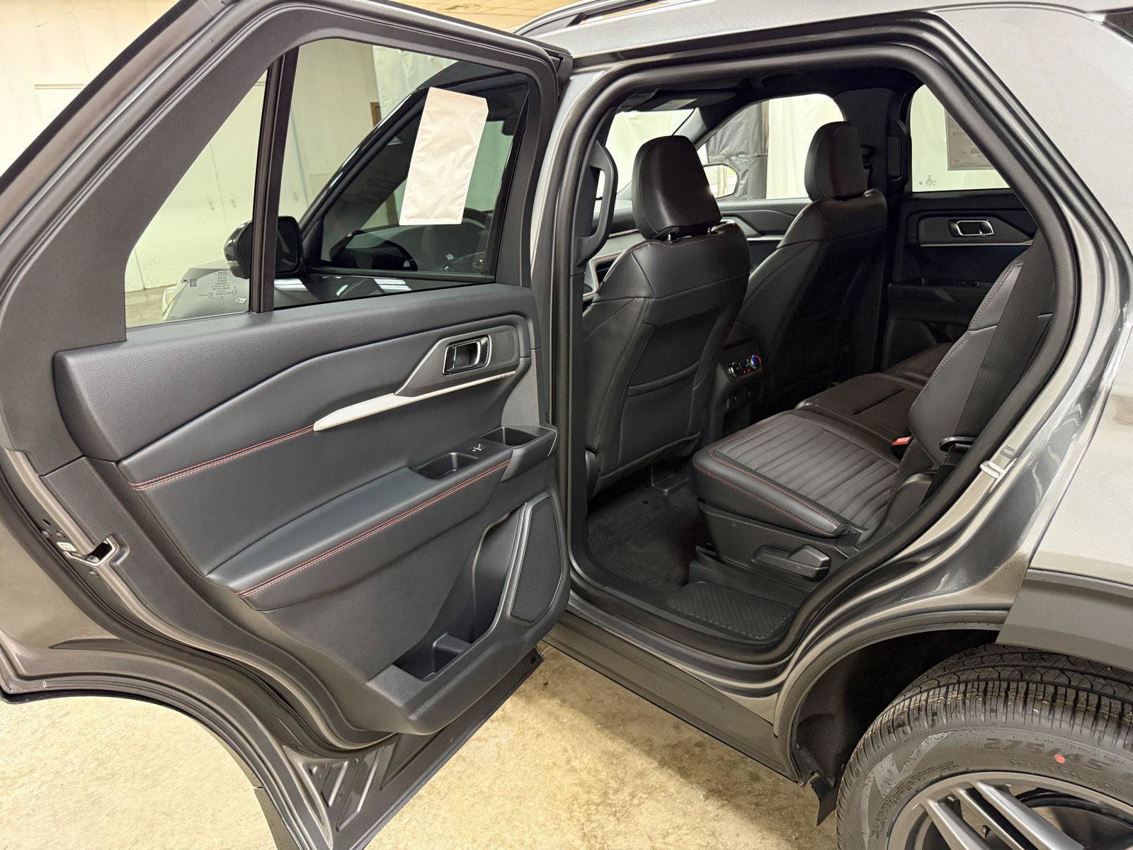 New 2026 Ford Explorer ST-Line w/ ST-Line Street Pack AWD/4WD image 22