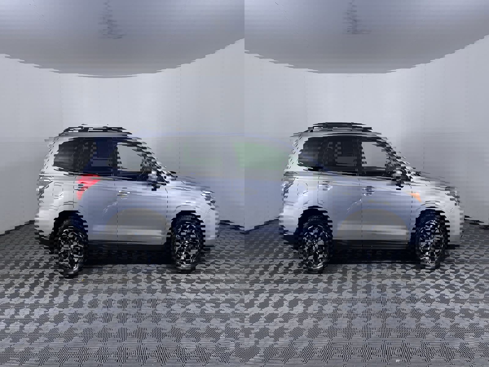 Used 2016 Subaru Forester 2.0XT Premium image 10