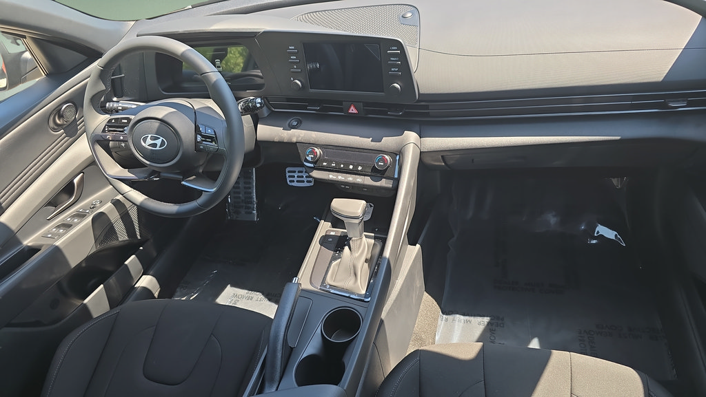 New 2026 Hyundai Elantra Sport FWD image 11